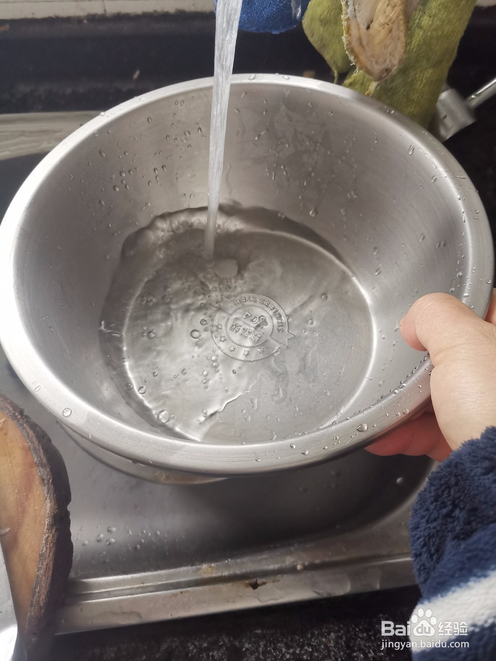 鹅掌油滋炖豆角