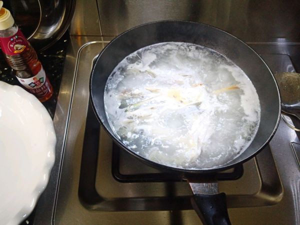 奶白鲫鱼豆腐汤