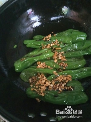 健康养生佳品虎皮青椒的做法