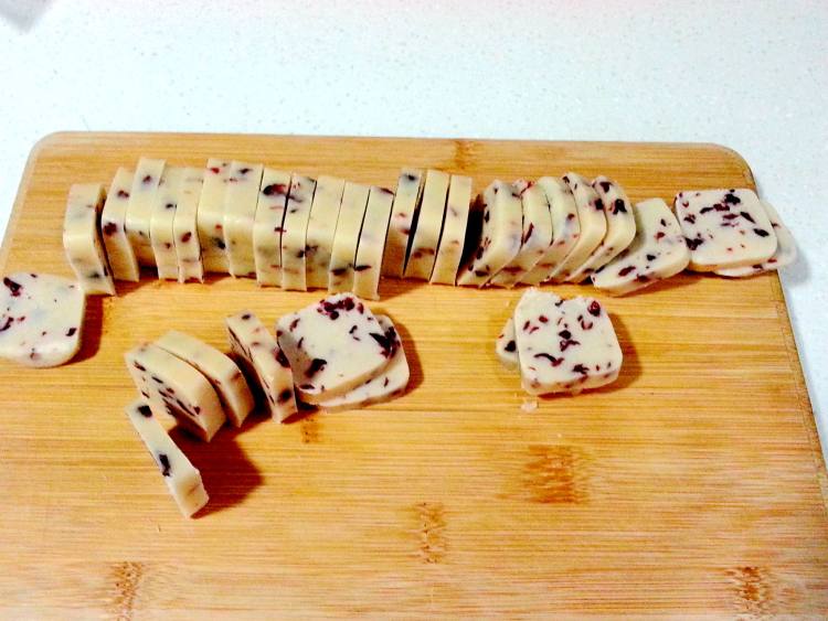 蔓越莓小饼干，自己在家做，吃的放心！