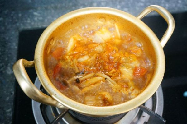 番茄泡菜肥牛面