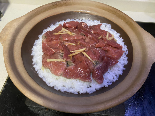 金沙牛肉煲仔饭