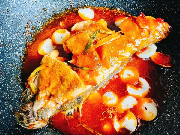 金龙鱼做沙司蒜片桂鱼