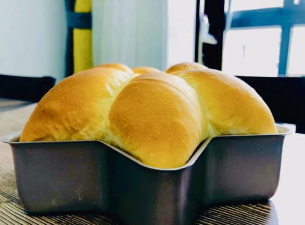 六角星星豆沙面包