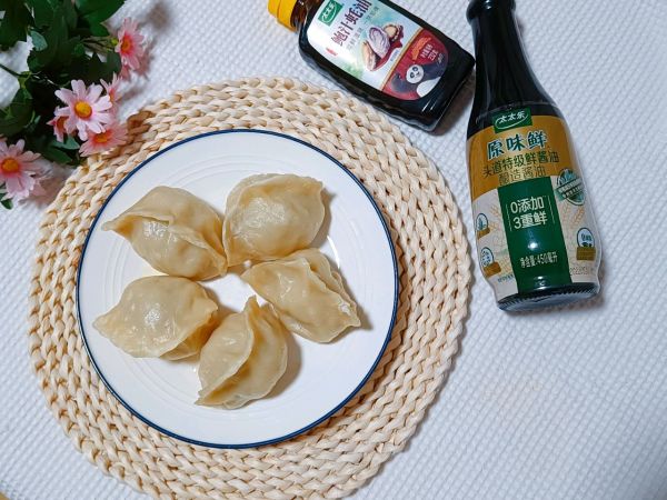 烫面青萝卜肉馅包子