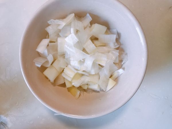 麻油洋白菜块垒