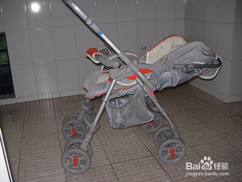 选择婴儿车要注意什么