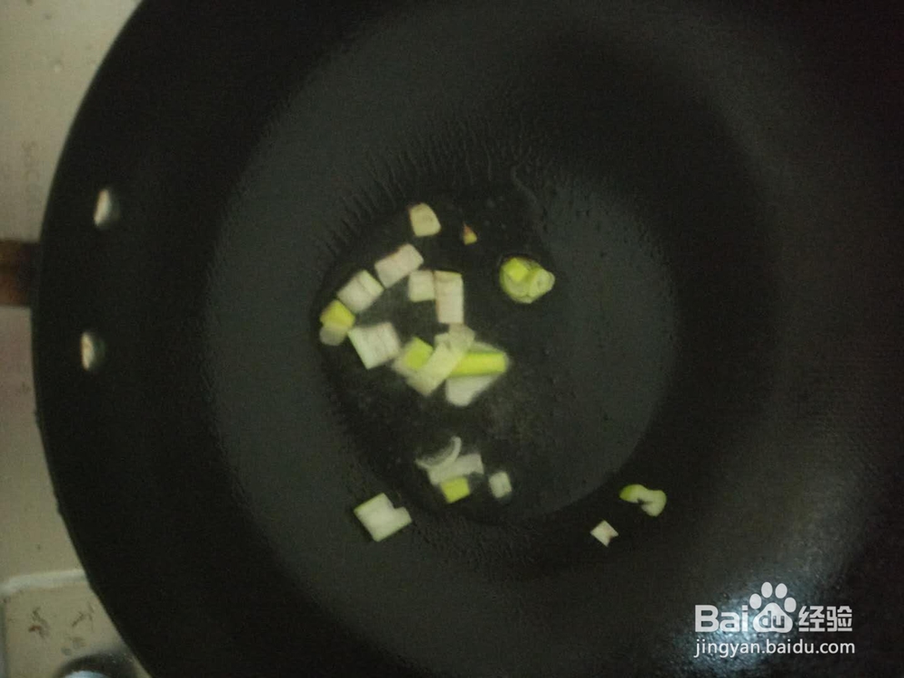 如何做西红柿鸡蛋面。