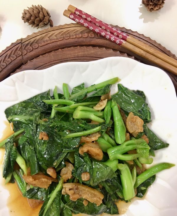 蒜头猪油炝炒甘蓝菜