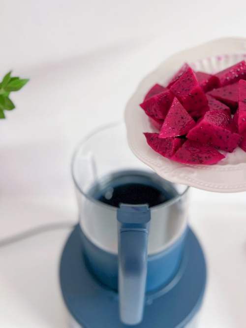 火龙果酸奶奶昔