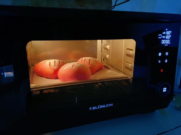 火龙果麻薯肉松软欧包