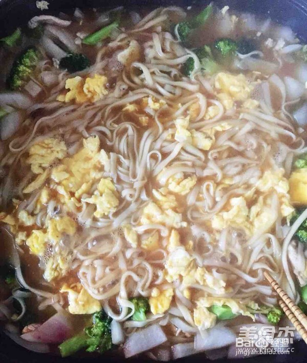 西兰花肉丝鸡蛋面