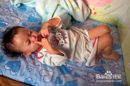 早晨怎么愉快的叫醒孩子起床