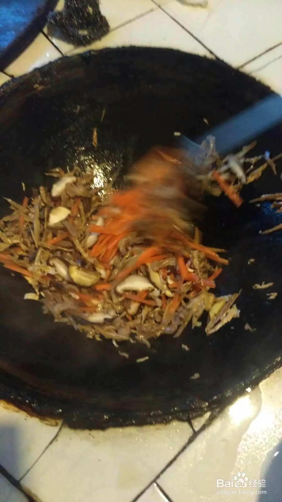 胡萝卜丝炒肉怎么做？