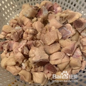 香菇土豆焖鸡腿的做法