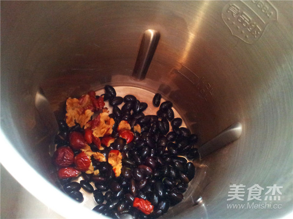 红枣黑豆浆的做法