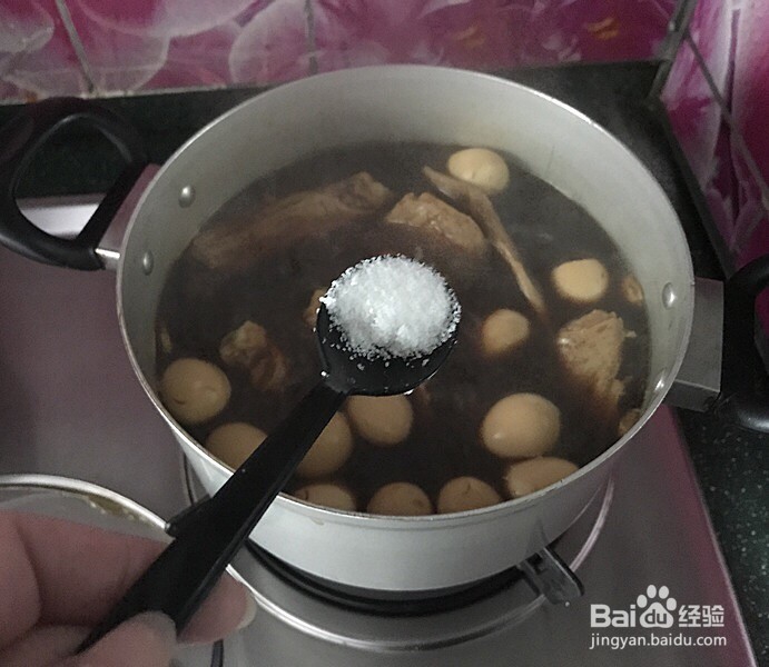 鹌鹑蛋卤鸭四件的做法