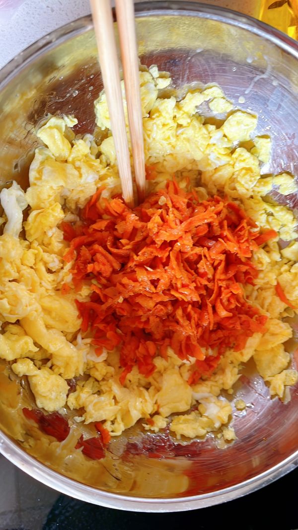 胡萝卜鸡蛋水饺