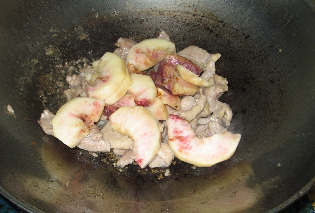 超美味的蜜桃肉片，每一口都是满满的幸福！