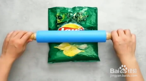 如何自制美味的薯片鸡块