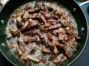 麻辣牛肉干的做法最正宗的做法(麻辣牛肉干的做法最正宗的做法红油)