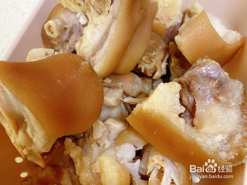 腊猪蹄炖萝卜的做法