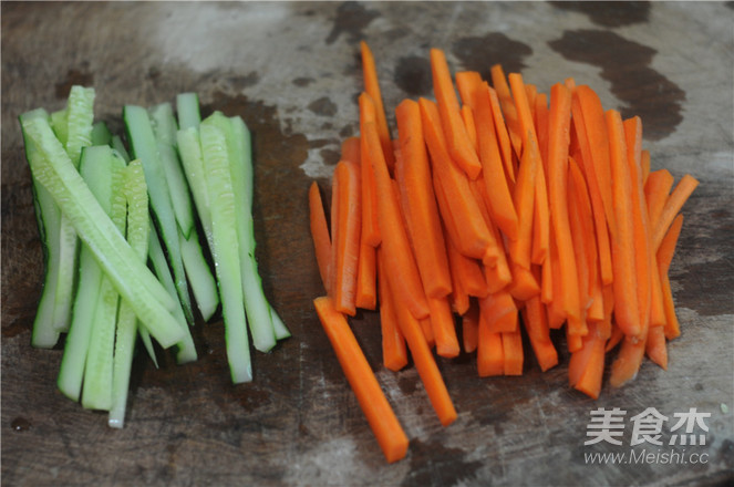 胡萝卜炒黄瓜条