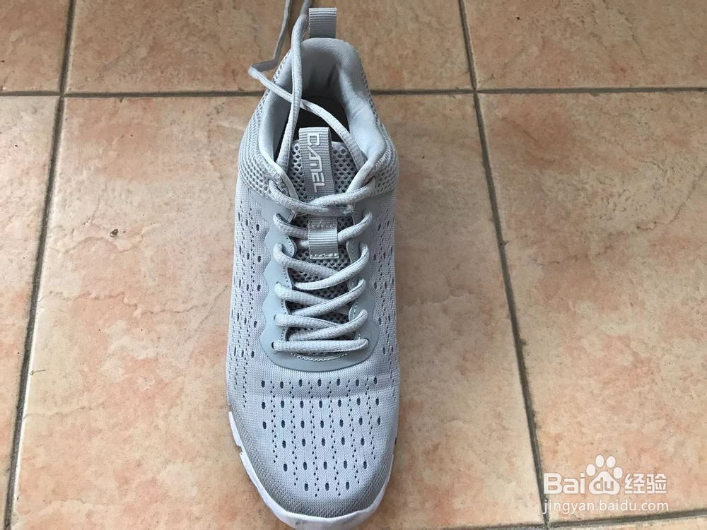 五孔花式系鞋带方法