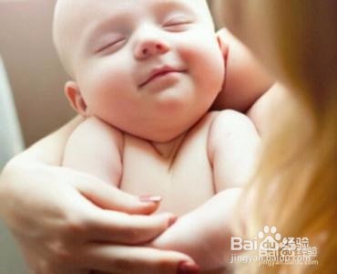 怎么抱三个月的宝宝不哭？