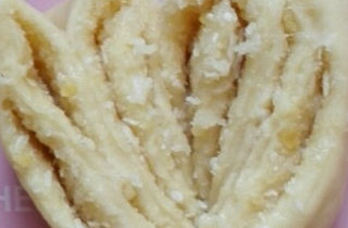 奶油蝴蝶结椰蓉面包的做法