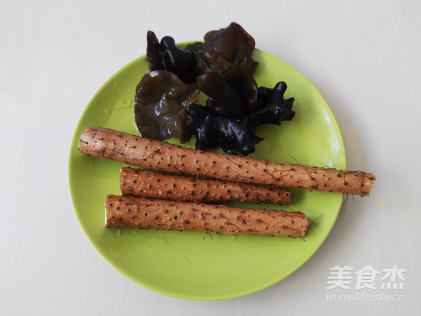 山药炒木耳的做法