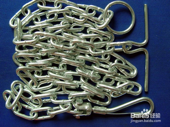 正确安装汽车防滑链的安全注意事项