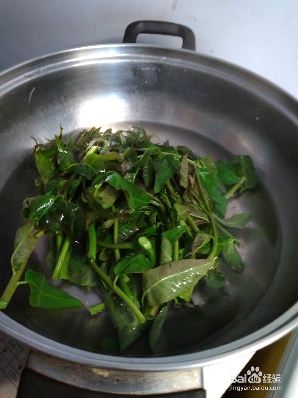 鸡蛋炒香椿技巧