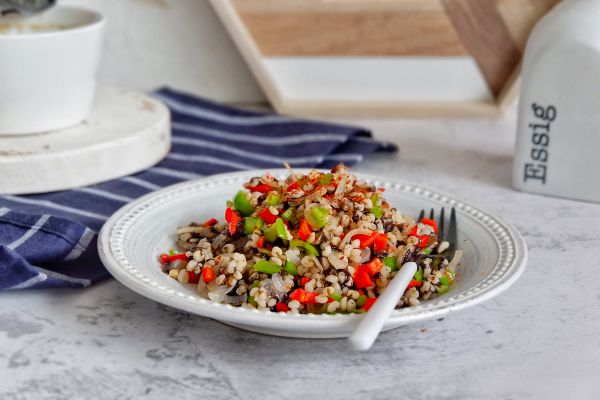 双椒紫菜烩高粱米