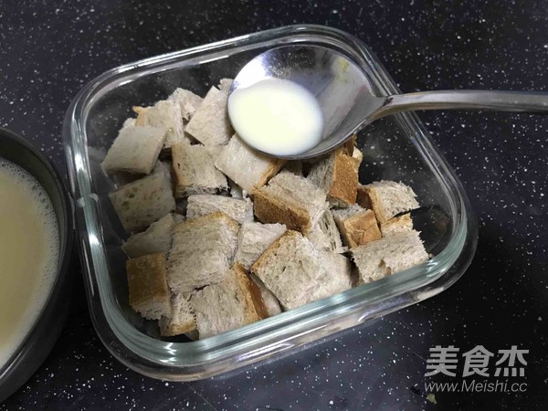 蛋奶吐司烤布丁