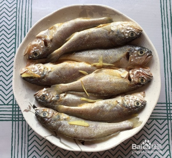 如何制作腐竹蒸小黄鱼