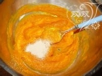 南瓜发糕类似奶酪,色香俱全