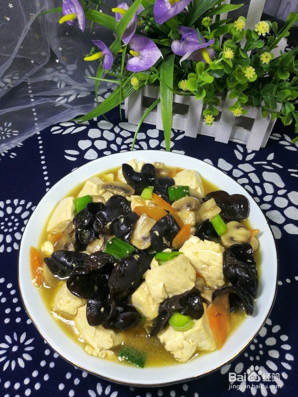 木耳口蘑熘豆腐的制作方法