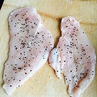 黑胡椒煎鸡排（芥末蜂蜜汁）的做法