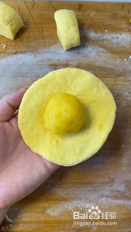 如何制作奶黄包？