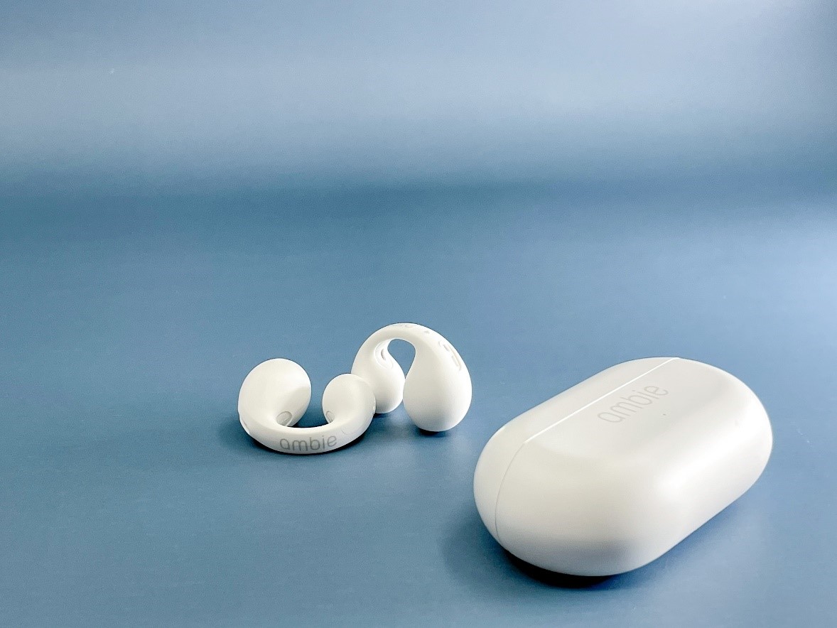 看看索尼LinkBuds、骨聆SS900和ambie三款开放式耳机中，你会中意哪一款？