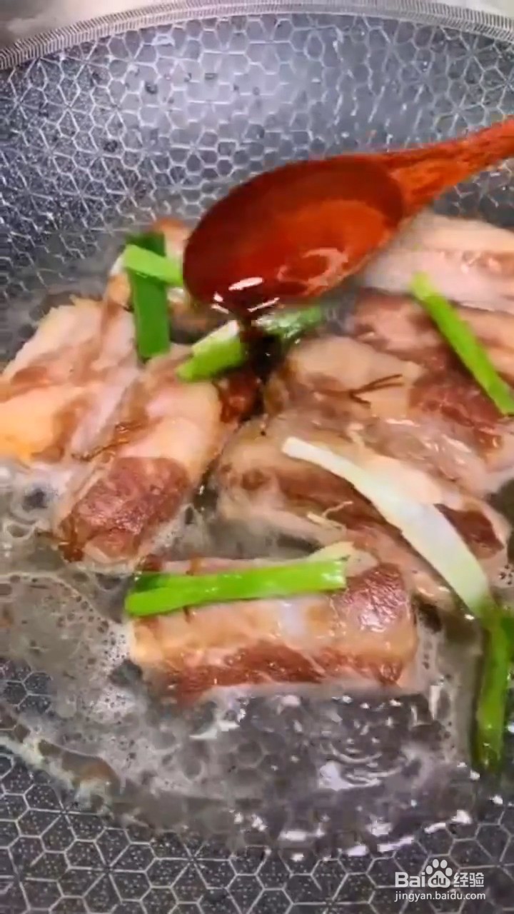 如何制作好吃的排骨玉米焖饭