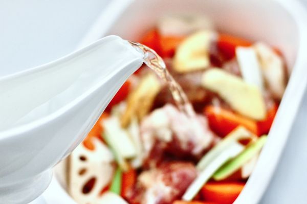 筒骨藕汤+红薯藜麦饭+剁椒金针菇豆皮