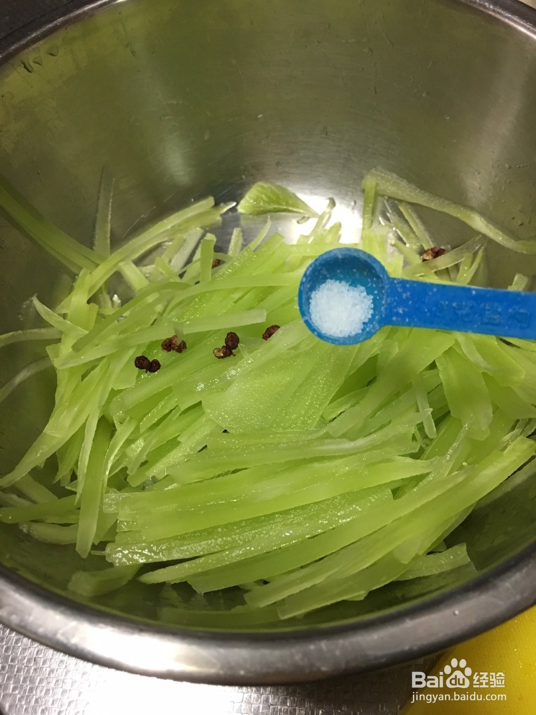 莴笋木耳炒鸡蛋