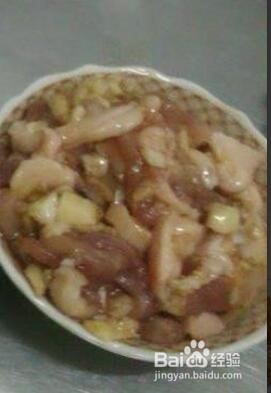 怎么做一道美味的五花肉丝炒四季豆？