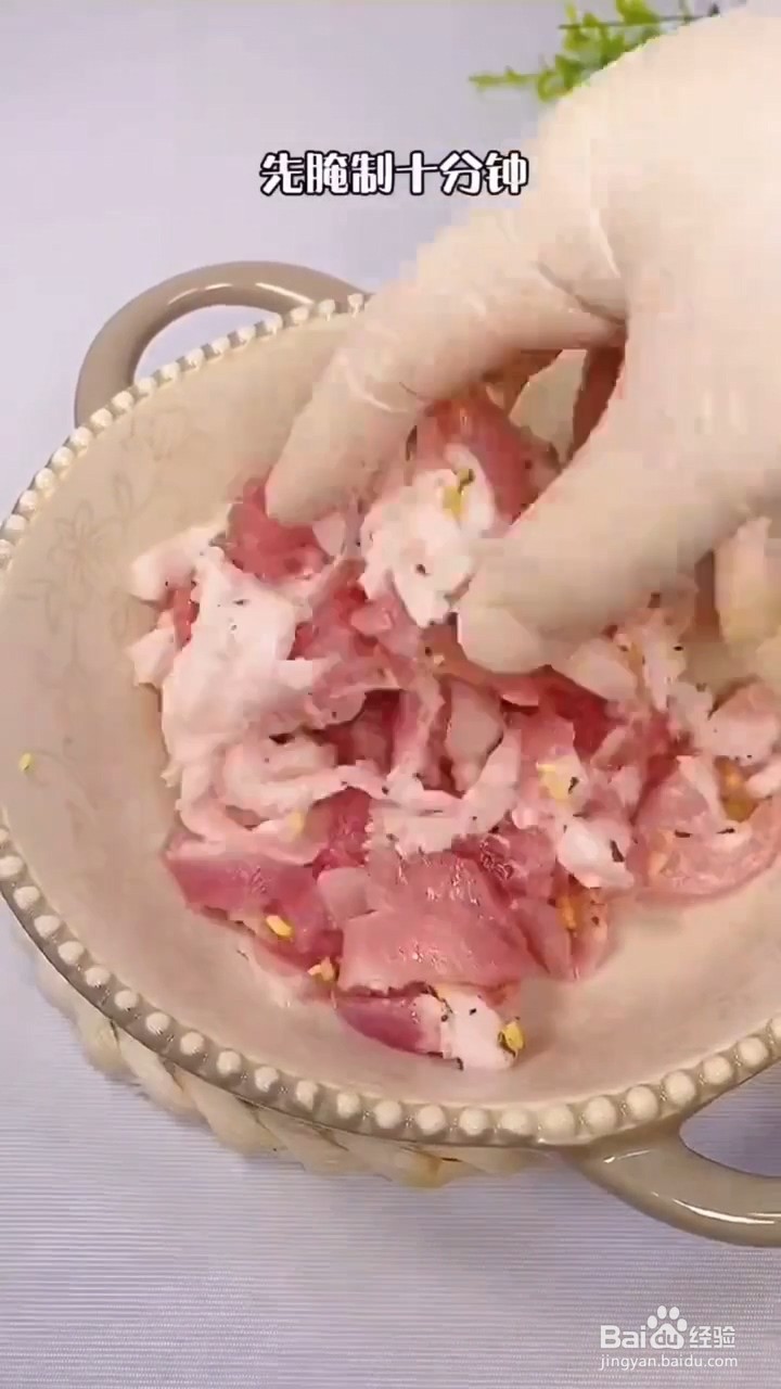 如何制作超级好吃的小酥肉？