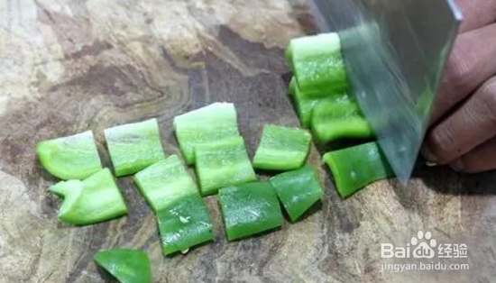 土豆吃起来非常香的简单易做法!