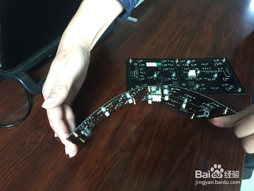 P4柔性全彩led显示屏 led创意屏 led圆柱屏