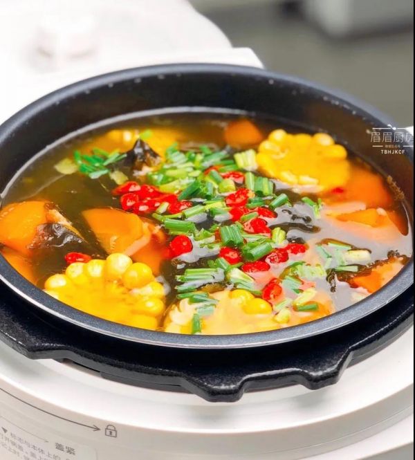 玉米裙带菜排骨汤