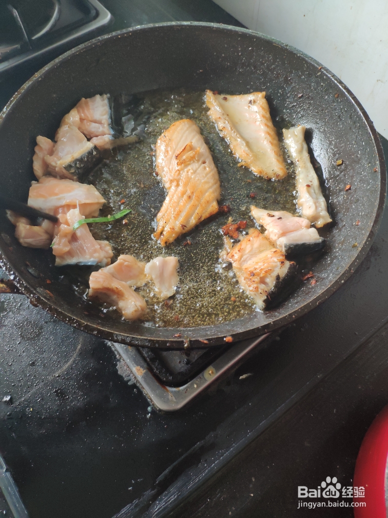 简单好吃的三文鱼豆腐汤